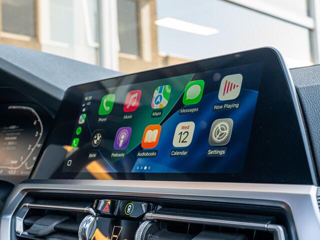 BMW 3-SERIE Touring 320e xDrive M-Sport PANO 19 INCH CAMERA SHADOW LINE APPLE CARPLAY