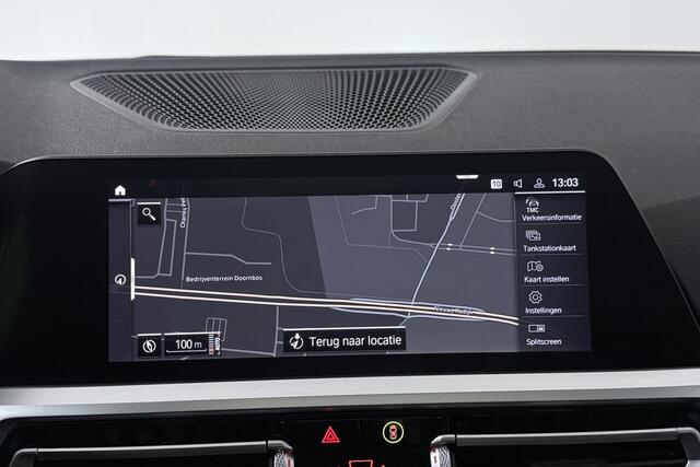 BMW 3-SERIE 320i Executive Edition (PANORAMADAK, SFEERVERLICHTING, PDC, DEALER ONDERHOUDEN)