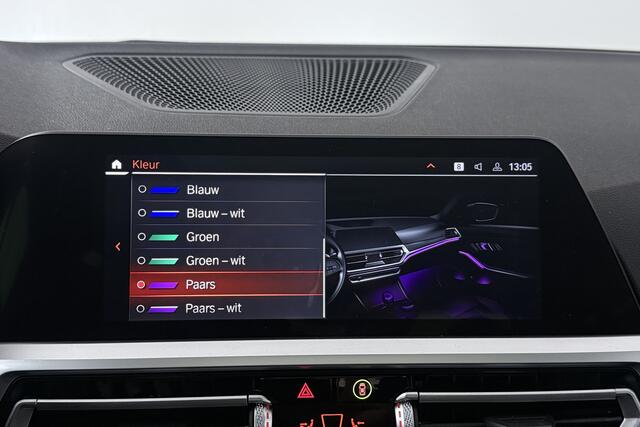 BMW 3-SERIE 320i Executive Edition (PANORAMADAK, SFEERVERLICHTING, PDC, DEALER ONDERHOUDEN)