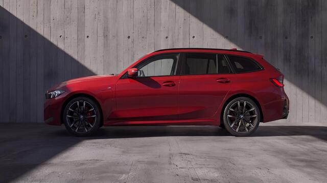 BMW 3-SERIE Touring 330e xDrive M Sport Edition | Pano | Innovation pack | Comfort pack