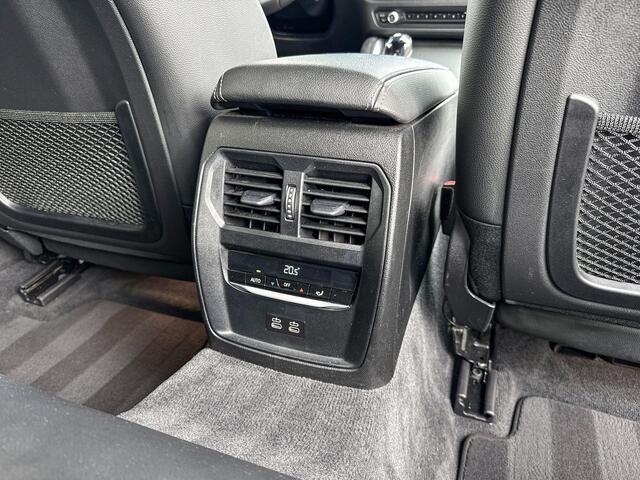 BMW 3-SERIE Sedan 330e | High Executive | M Sport | 19 inch