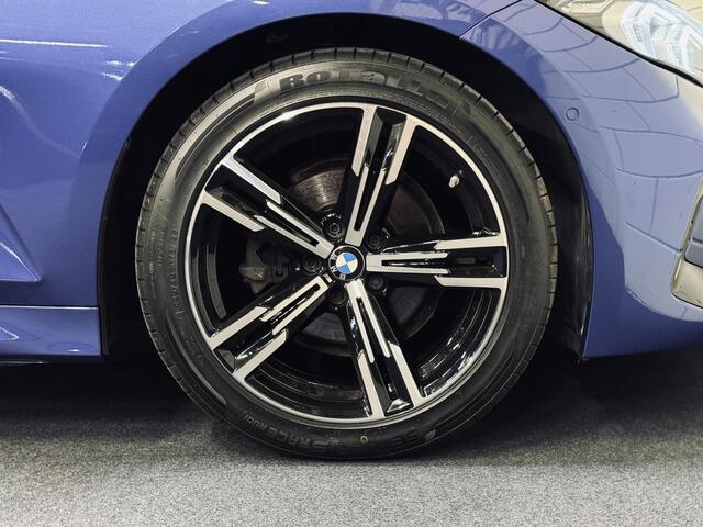 BMW 3-SERIE 318i M-Sport | Schuifdak | Carbon | Camera