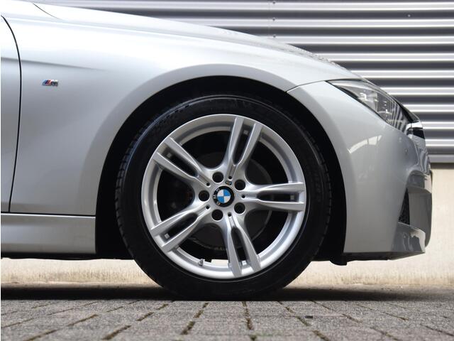 BMW 3-SERIE Touring 320i | High Executive | M Sportpakket | Navi Prof. | Sportstoelen | Getint Glas | LED Koplampen | Climate Control | 18'' LMV