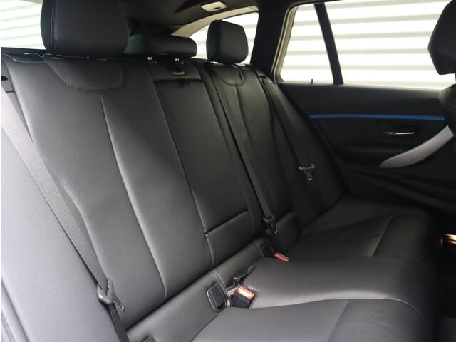 BMW 3-SERIE Touring 320i | High Executive | M Sportpakket | Navi Prof. | Sportstoelen | Getint Glas | LED Koplampen | Climate Control | 18'' LMV