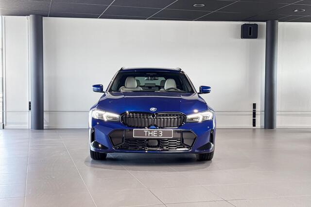 BMW 3-SERIE Touring 330e M Sport Edition | M Sport Pro | Glazen Panoramadak | Harman Kardon | Stoelverwarming | Trekhaak |