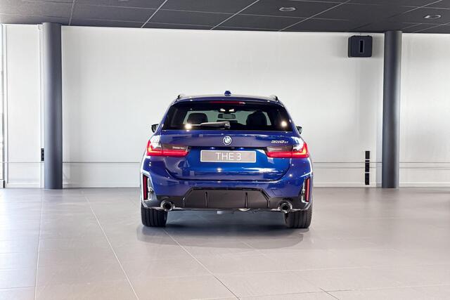 BMW 3-SERIE Touring 330e M Sport Edition | M Sport Pro | Glazen Panoramadak | Harman Kardon | Stoelverwarming | Trekhaak |