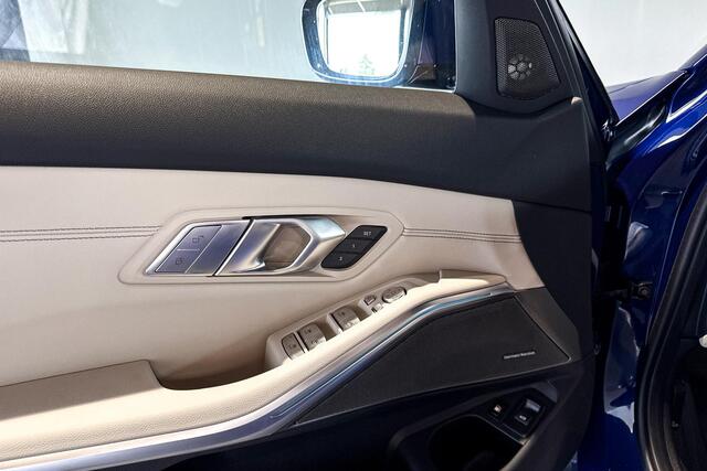 BMW 3-SERIE Touring 330e M Sport Edition | M Sport Pro | Glazen Panoramadak | Harman Kardon | Stoelverwarming | Trekhaak |