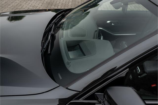 BMW 3-SERIE Touring 330e | M-Sport | Live Cockpit | Panorama | Leder | Memory | Head-Up | Trekhaak | 360 Camera | 19"LM | Saphire Zwart