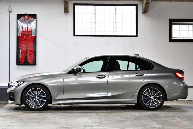 BMW 3-SERIE 320i High Executive M Sport | Apple Car Play | HUD | Dealer onderhouden