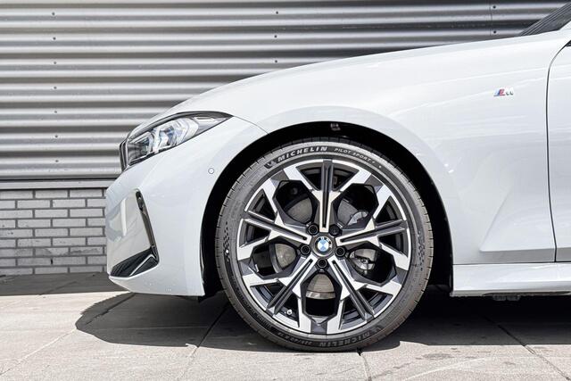 BMW 3-SERIE Sedan 320i M Sport | Harman Kardon