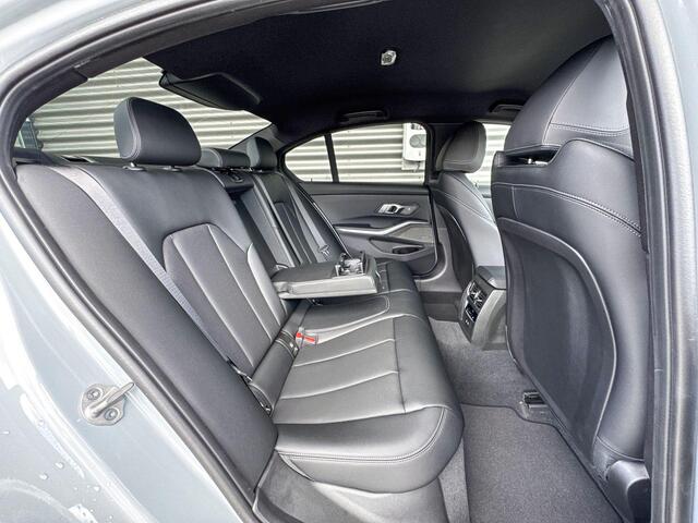 BMW 3-SERIE Sedan 320i M Sport | Harman Kardon