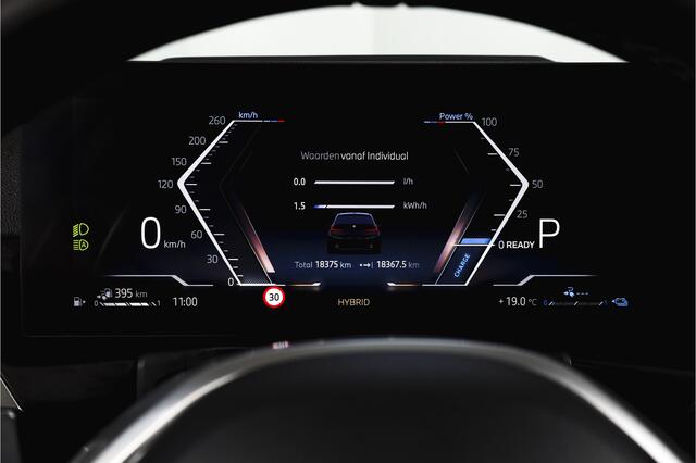 BMW 3-SERIE Touring 330e xDrive M Sport Edition | Dig. Cockpit | Adapt. Cruise | Stoelverw. | PDC | 360 Camera | NAV + App. Connect | ECC | Elek. Klep | LM 18" | 3198