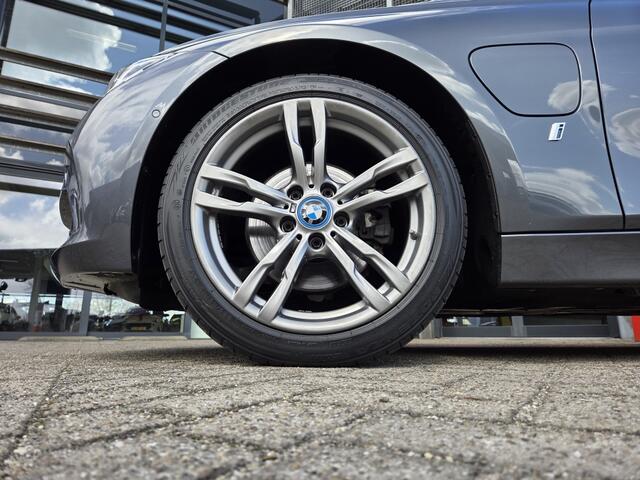 BMW 3-SERIE 330e iPerformance 184pk | Panodak | Head up | Climate