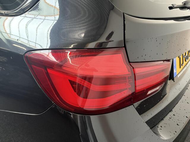 BMW 3-SERIE Touring 318i M Sport Edition Navigatie Climate control Lederen bekleding