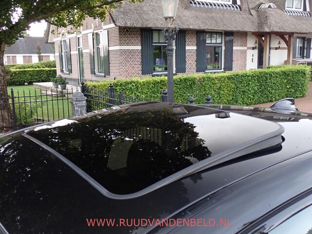 BMW 3-SERIE 320D High Executive Edition / HEAD-UP / SCHUIFKANTEL-DAK / CARPLAY / CAMERA