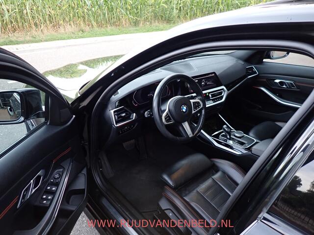 BMW 3-SERIE 320D High Executive Edition / HEAD-UP / SCHUIFKANTEL-DAK / CARPLAY / CAMERA