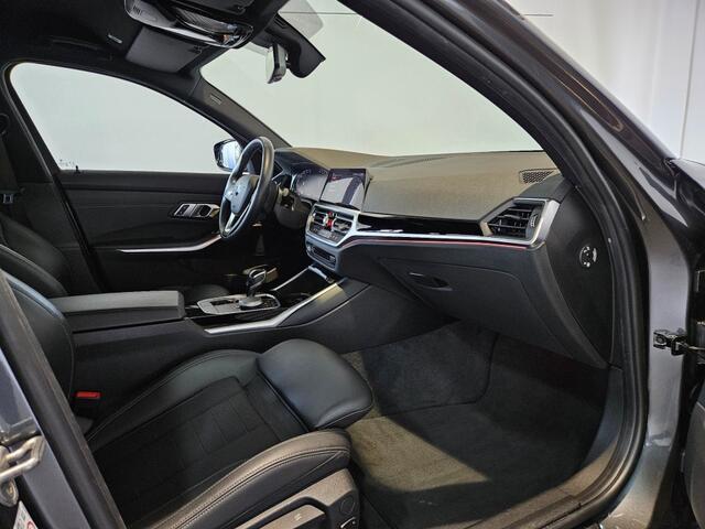 BMW 3-SERIE Touring 318i Executive Edition / Trekhaak / Full LED / NL Auto
