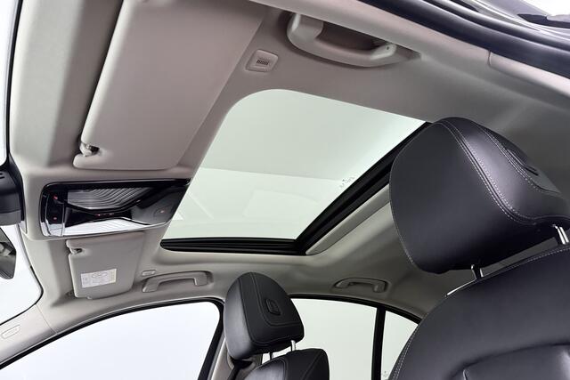 BMW 3-SERIE 320i High Executive (PANORAMADAK, DEALER ONDERHOUDEN, STUUR-/STOELVERWARMING, SFEERVERLICHTING)