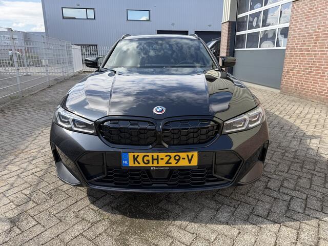 BMW 3-SERIE Touring 330e xDrive M-Sport | Facelift | Pano | Carplay | 292PK | Carbon | Keyless | SOH 93% | MARGE