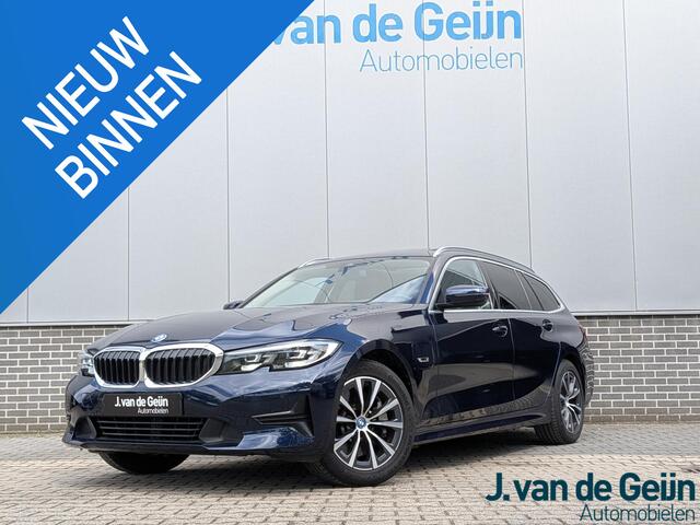 BMW 3-SERIE Touring 330e eDrive Edition | Panorama | Trekhaak | Sportst | 1e Eig | Parking Pack | 100% Dealeroh
