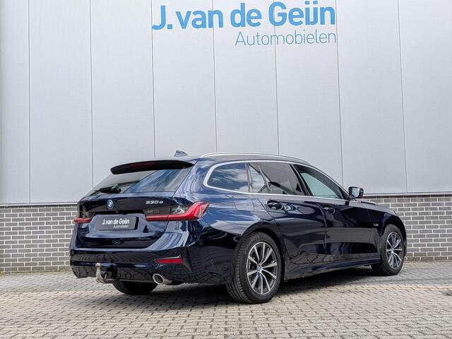BMW 3-SERIE Touring 330e eDrive Edition | Panorama | Trekhaak | Sportst | 1e Eig | Parking Pack | 100% Dealeroh