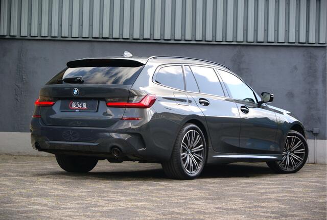 BMW 3-SERIE Touring 330e 292PK High Ex. M-Sport Shadow Panoramadak/Laser/Carplay/Stuurverw./Afn.trekhk/Davitgrau/Carbon