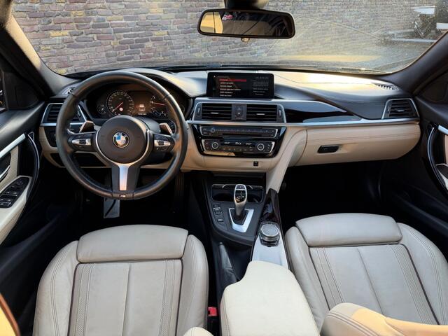 BMW 3-SERIE 330I M-Sport Touring Panodak BMW Individual Leer