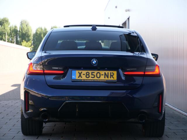 BMW 3-SERIE 330e 292 Pk Automaat Navi / DAB / Leer / Apple Carplay / M-pakket / Schuifdak