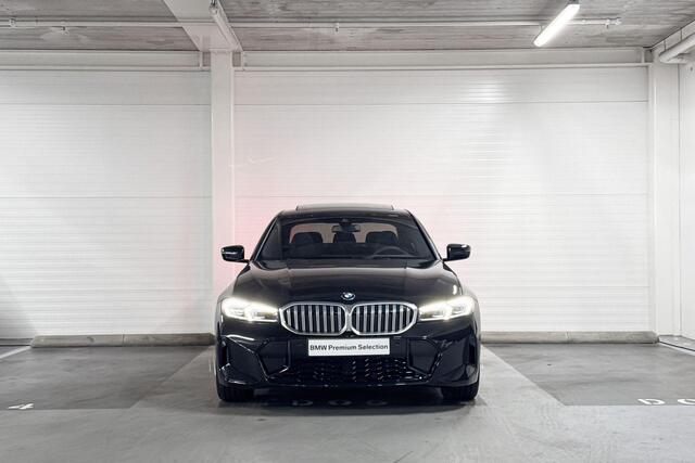 BMW 3-SERIE 320i M Sport | Schuifdak | Trekhaak
