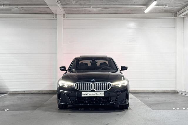 BMW 3-SERIE Sedan 330e M Sport | Schuifdak | Trekhaak