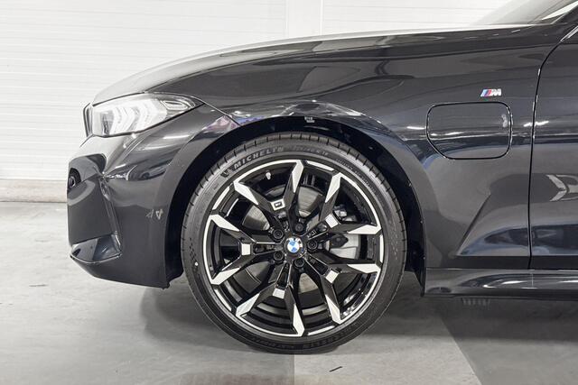 BMW 3-SERIE Touring 330e M Sport | Panoramadak | Trekhaak
