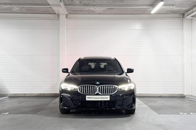 BMW 3-SERIE Touring 330e M Sport | Panoramadak | Trekhaak