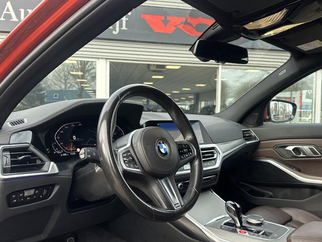 BMW 3-SERIE 330i xDrive M-Sport | 259 pk | Camera | Trekhaak | Carbon spoiler