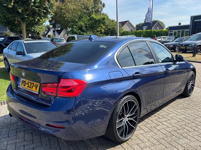 BMW 3-SERIE 318I Executive Sedan Automaat 2017 Xenon Sportstoelen