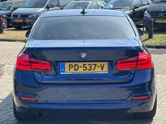 BMW 3-SERIE 318I Executive Sedan Automaat 2017 Xenon Sportstoelen