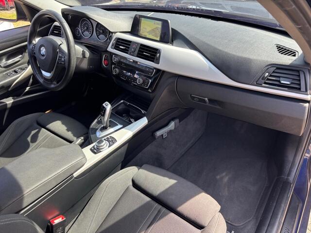 BMW 3-SERIE 318I Executive Sedan Automaat 2017 Xenon Sportstoelen