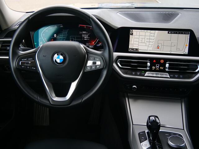 BMW 3-SERIE 320i Business Edition 184 Pk Automaat Navi / DAB / Apple Carplay / Sportstoelen / 18 inch