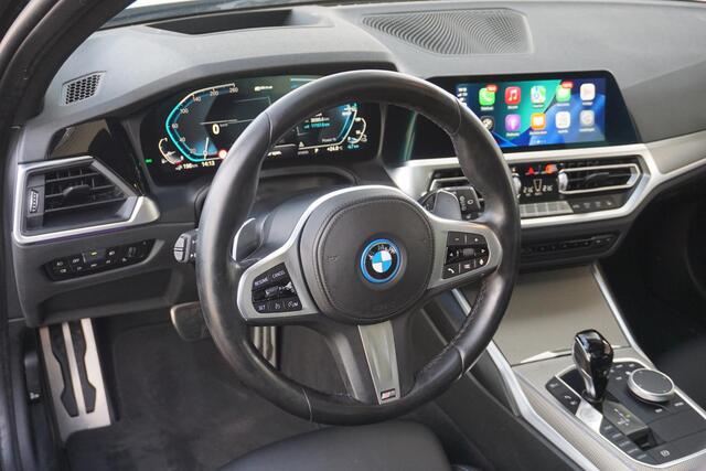 BMW 3-SERIE Touring 330e High Executive