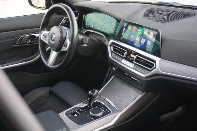 BMW 3-SERIE Touring 330e High Executive
