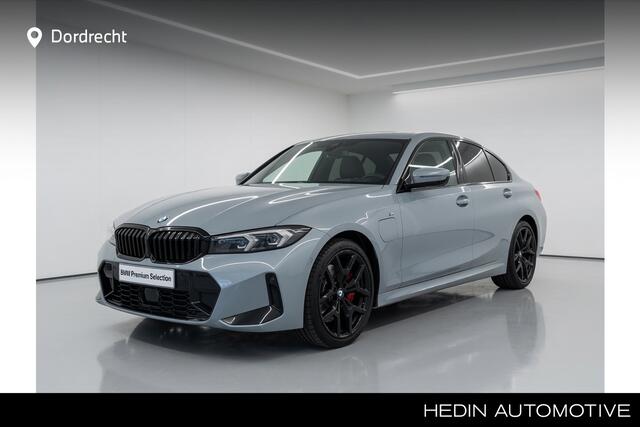 BMW 3-SERIE 330e M-Sport Pro | 19" | Trekhaak | Schuifdak | Hifi | Innovation Pack