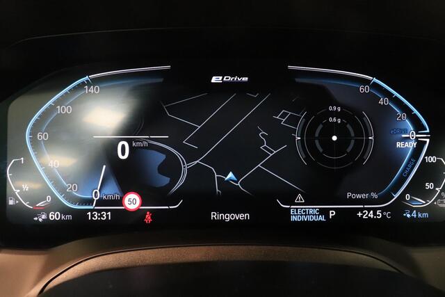BMW 3-SERIE Touring 330e Business Edition Plus | Climate control | SoH 91,7% | Leder | Parkeersensoren | AppleCarplay AndroidAuto | Stoelverwarming | Elek achterklep |