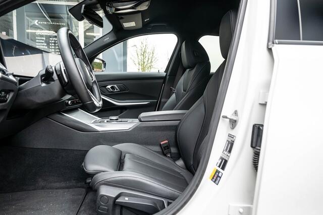 BMW 3-SERIE 330e xDrive M Sport LCI | Facelift | Shadow | Trekhaak | Widescreen | Hifi | Camera | 19' inch |