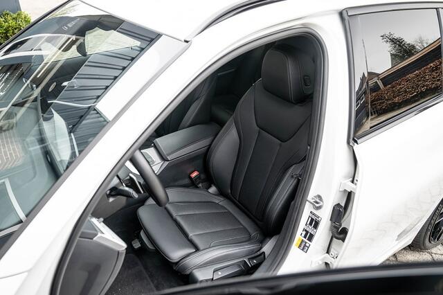 BMW 3-SERIE 330e xDrive M Sport LCI | Facelift | Shadow | Trekhaak | Widescreen | Hifi | Camera | 19' inch |