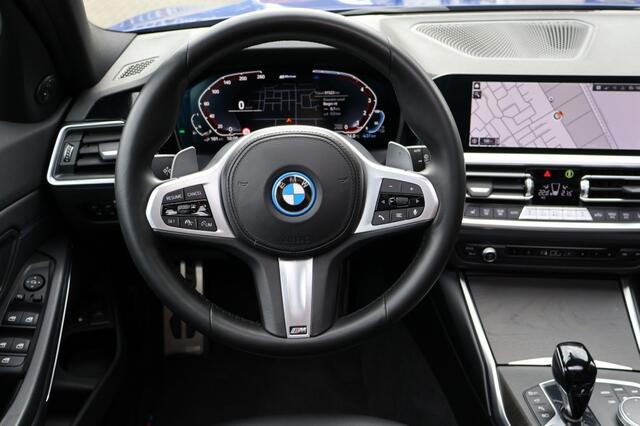 BMW 3-SERIE 330e Touring M Sport (292pk) Wheelforce/M340i Look/Laser/Panodak/Helix Geluidsysteem