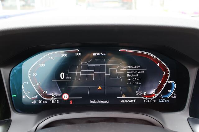 BMW 3-SERIE 330e Touring M Sport (292pk) Wheelforce/M340i Look/Laser/Panodak/Helix Geluidsysteem