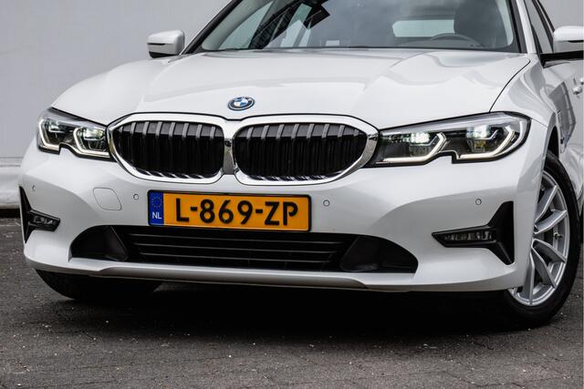 BMW 3-SERIE Touring 320e Business Edition Plus Trekhaak/ Leer/ Stoelverwarming/ Camera/ Laserlight