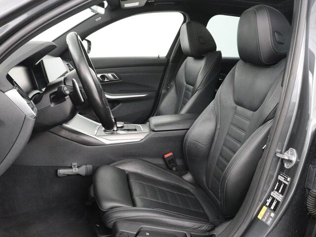 BMW 3-SERIE Touring 320e Business Edition Plus M-sport | 84,4% SOH | Panoramadak | Leder | Elektrische trekhaak | Camera | Park assist | Cruise control | Carplay | Sfeerverlichting |