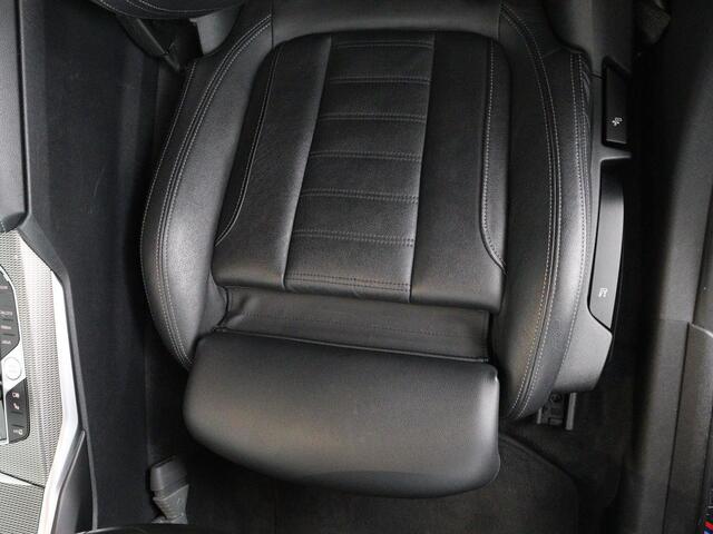 BMW 3-SERIE Touring 320e Business Edition Plus M-sport | 84,4% SOH | Panoramadak | Leder | Elektrische trekhaak | Camera | Park assist | Cruise control | Carplay | Sfeerverlichting |