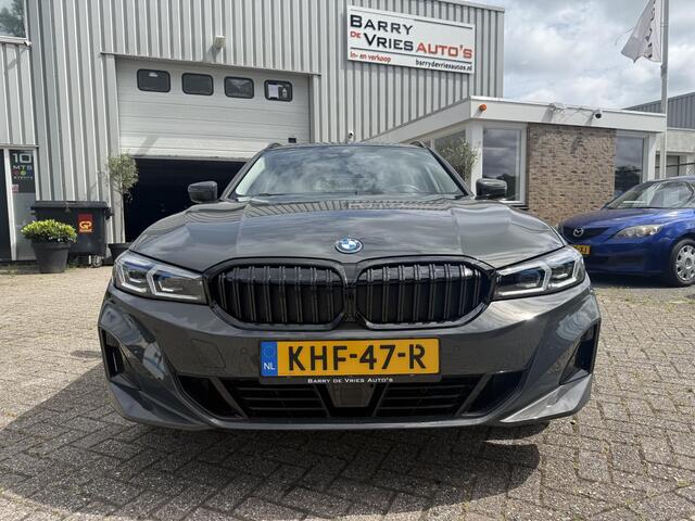 BMW 3-SERIE Touring 320e | Facelift | Trekhaak Automatisch | Adaptieve Cruise Control | Sportstoelen |