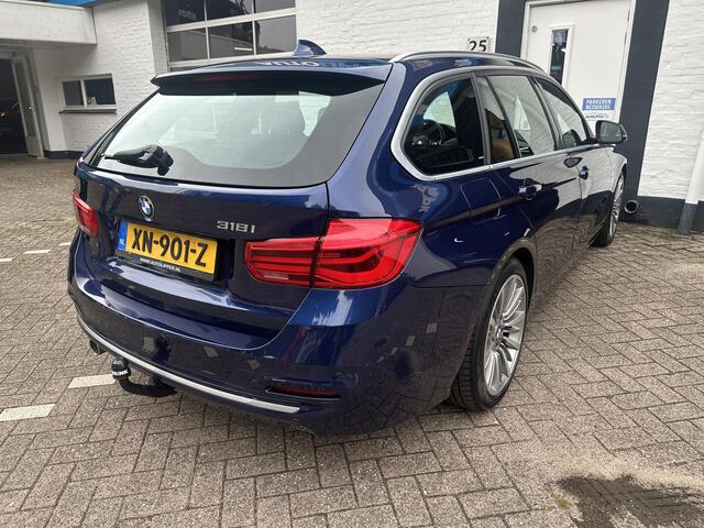 BMW 3-SERIE Touring 318i Luxury Edition /Automaat/Nieuwe apk bij aflevering/schuifdak/Lm velgen/Trekhaak/Leder